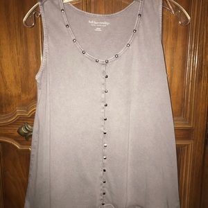 Grey tank top with longer sides and swing hem
